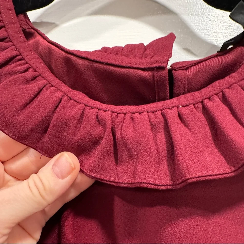 J Crew Womens Burgundy Ruffle‎ neck sleeveless blouse top Valentines Day Date